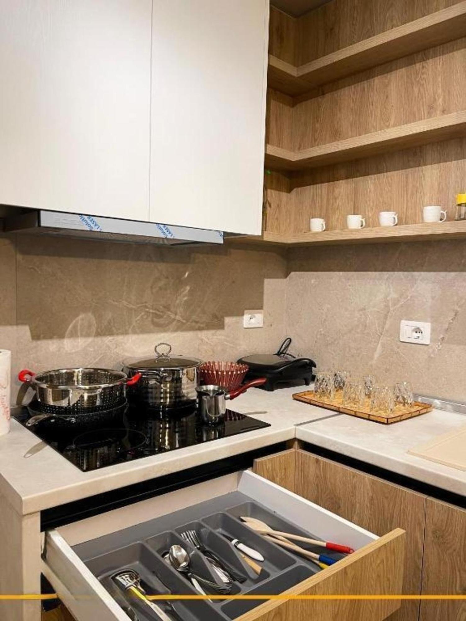 Flori Apartments Sarande Exterior photo