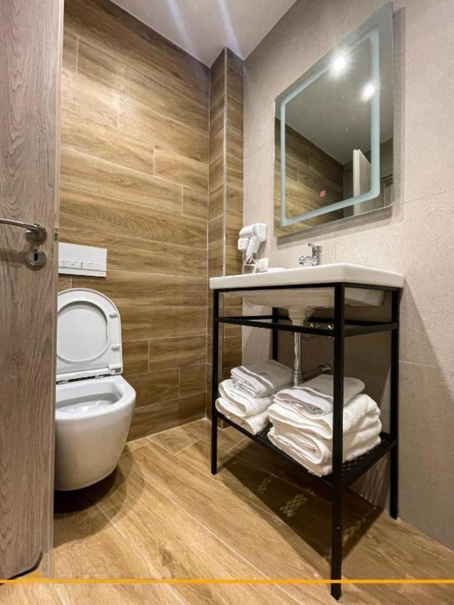 Flori Apartments Sarande Room photo